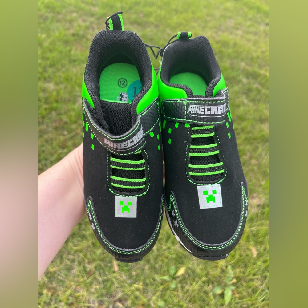 NWOT Minecraft Toddler Boys Shoes Size 12 - Picture 2 of 6